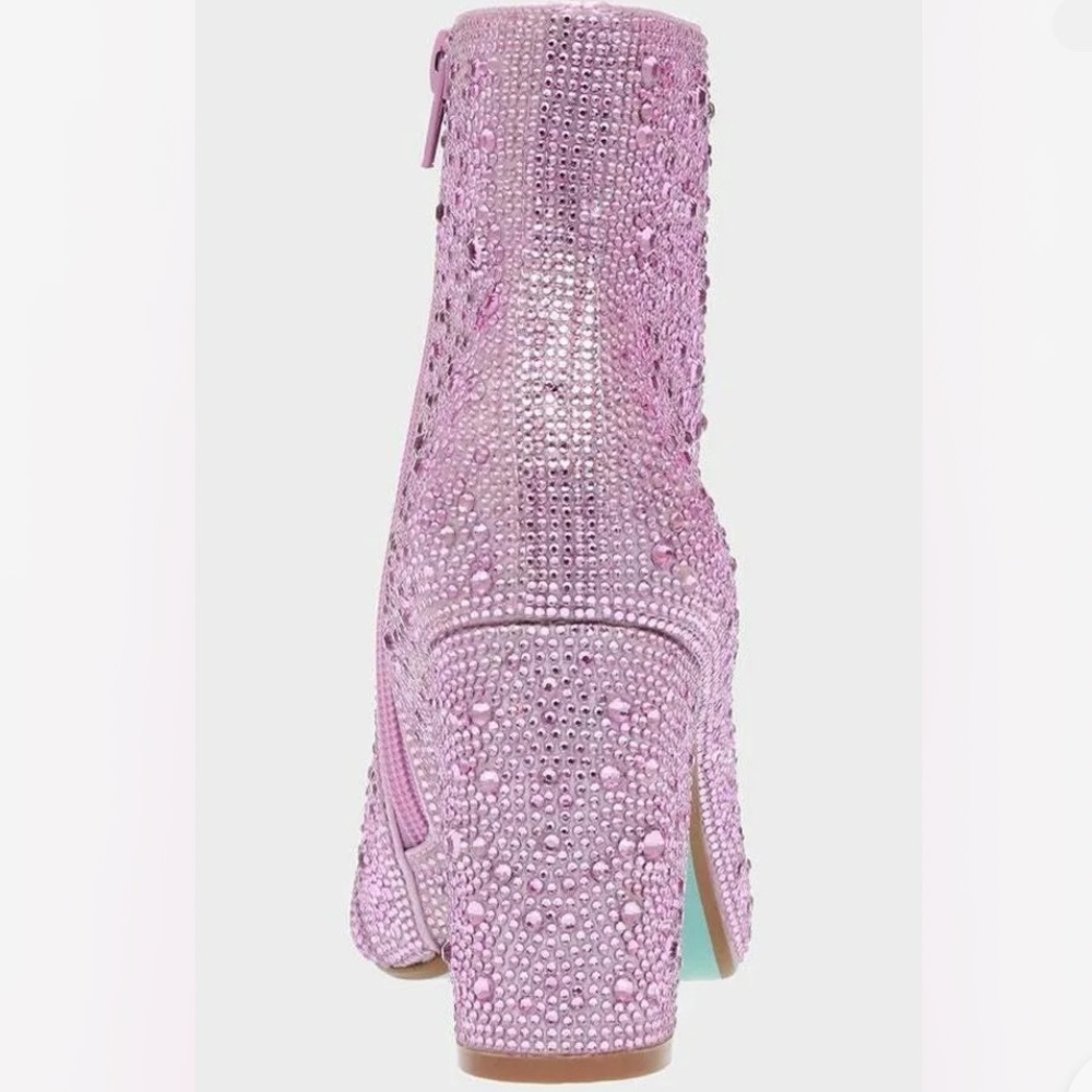 Betsey Johnson Cady Lt. Pnk
Rhinestone Embellished Dress Bootie new with box.#13 - Picture 4 of 9